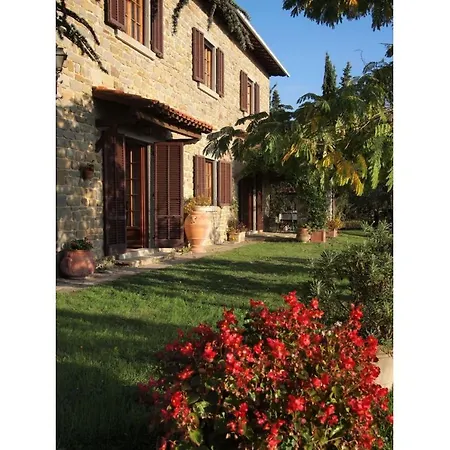 Pergaccio Sleeps 10 Pool Air Con Wifi *